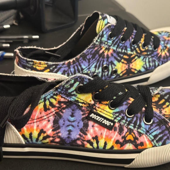 Rocket Dog Ladies Sneakers, size 6. New - Picture 1 of 8